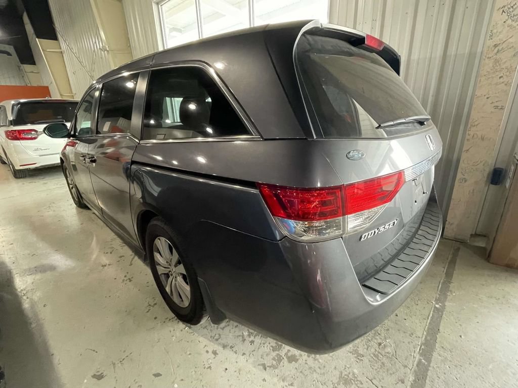 Used 2016 Honda Odyssey SE image 4