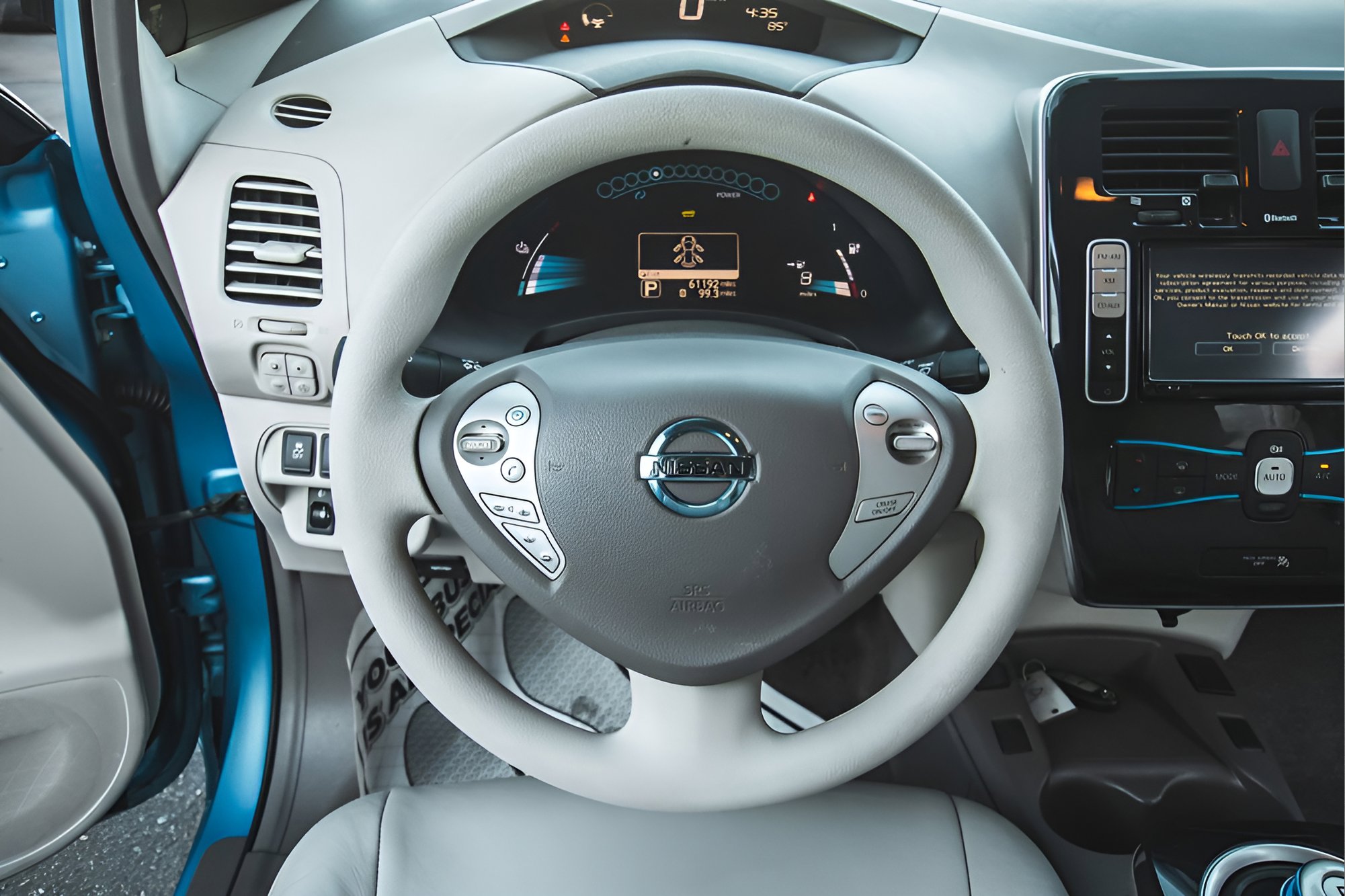 Used 2011 Nissan Leaf SL FWD image 13