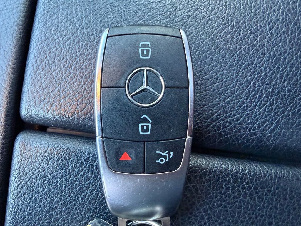 Used 2024 Mercedes-Benz GLS 450 4MATIC image 33