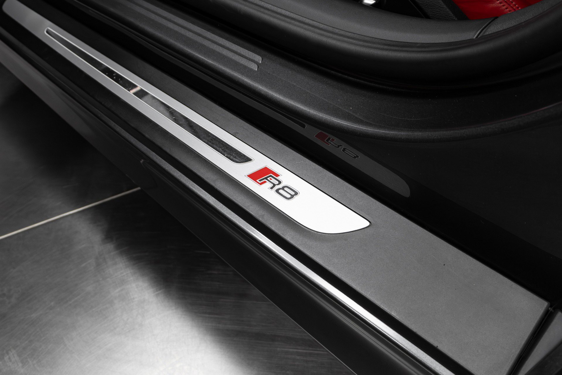 Used 2018 Audi R8 V10 w/ Premium Package image 49