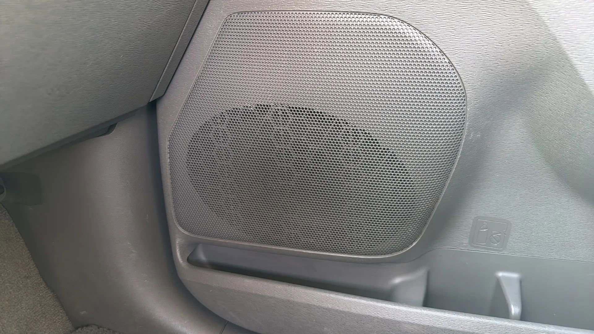 Used 2012 Toyota Sienna LE image 24