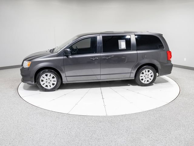 Used 2018 Dodge Grand Caravan SE w/ UConnect Hands-Free Group image 32