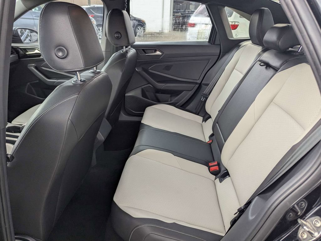 Used 2019 Volkswagen Jetta R-Line FWD image 13