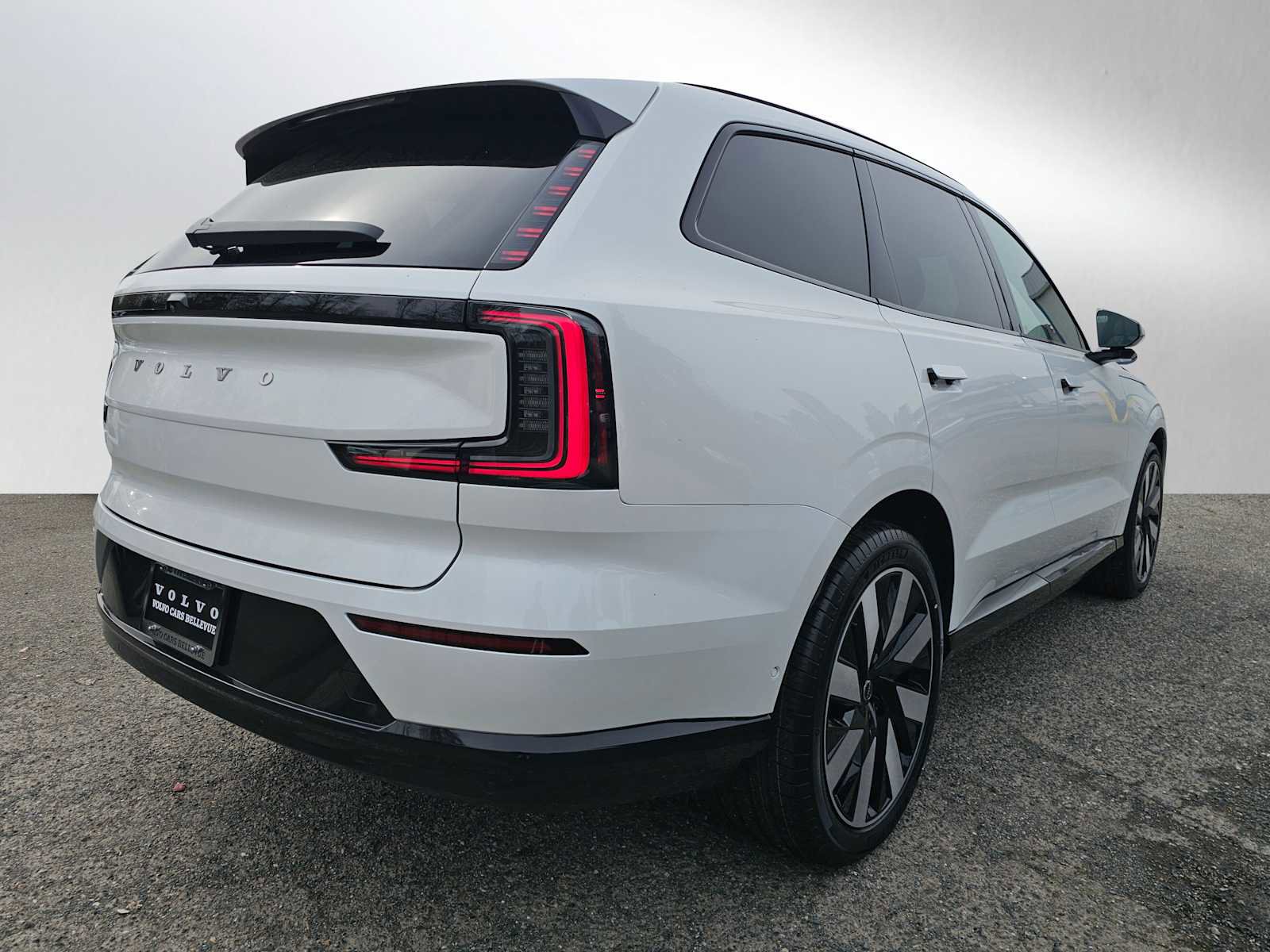 New 2026 Volvo EX90 Ultra image 3