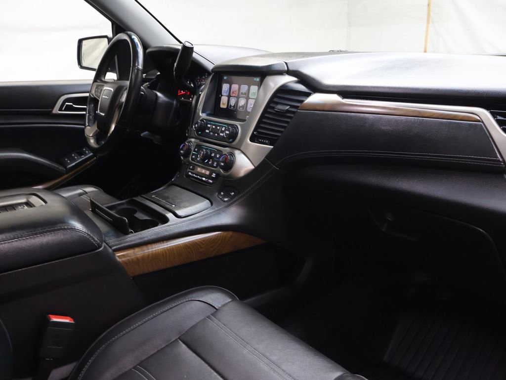 Used 2019 GMC Yukon Denali w/ Denali Ultimate Black Edition image 11