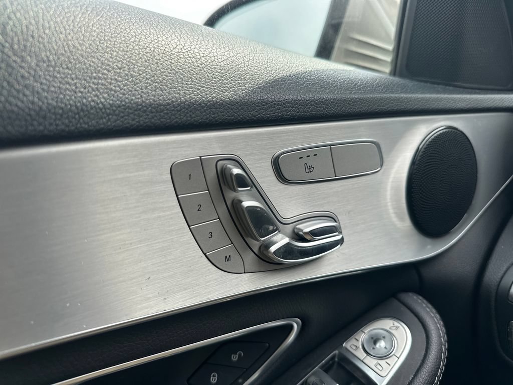 Used 2019 Mercedes-Benz C 300 4MATIC Sedan image 41
