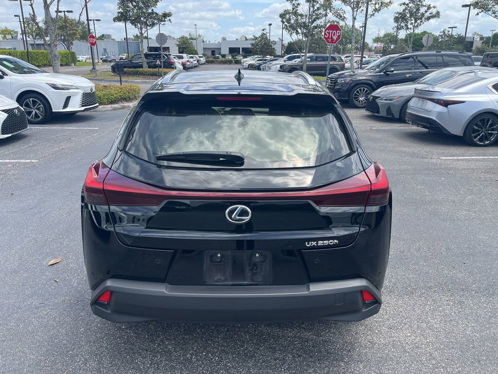 Used 2024 Lexus UX 250h FWD image 4