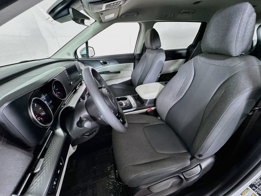 Used 2023 Kia Carnival LX w/ Paint Protection Package FWD image 19