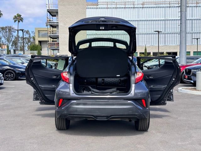 Used 2020 Toyota C-HR XLE FWD image 27