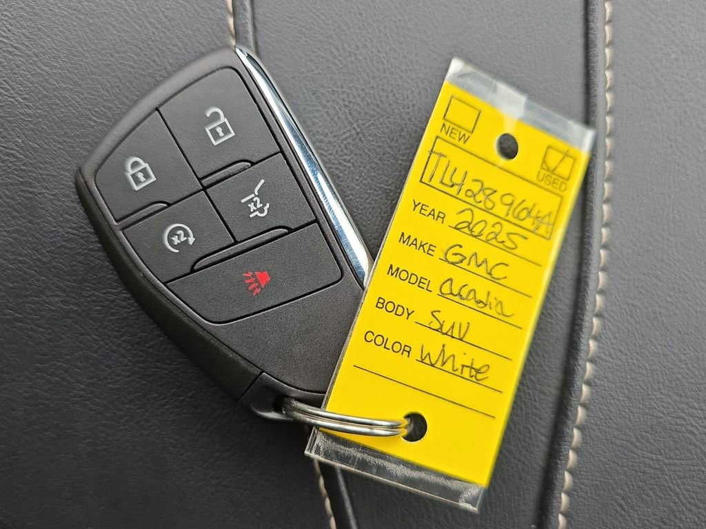 Used 2025 GMC Acadia Elevation image 22