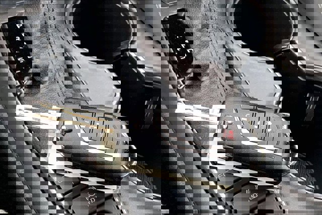 Used 2024 Toyota Camry SE image 11