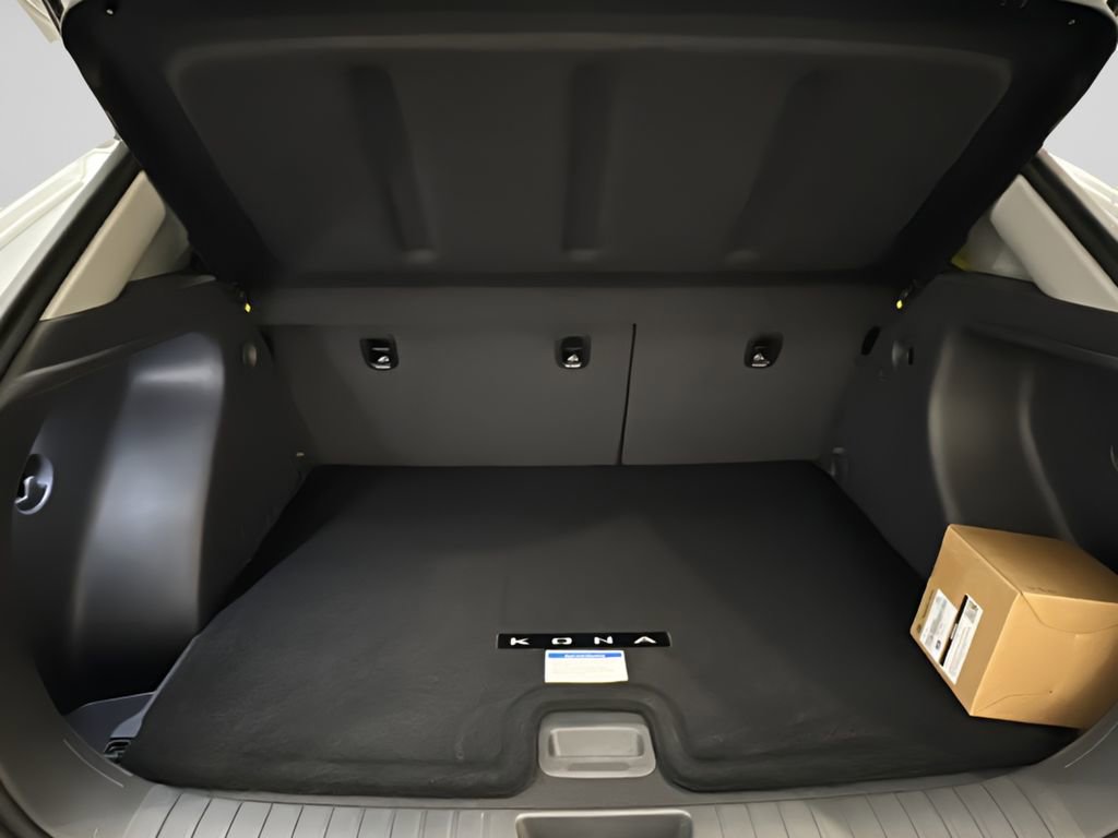 Certified 2025 Hyundai Kona SEL image 17