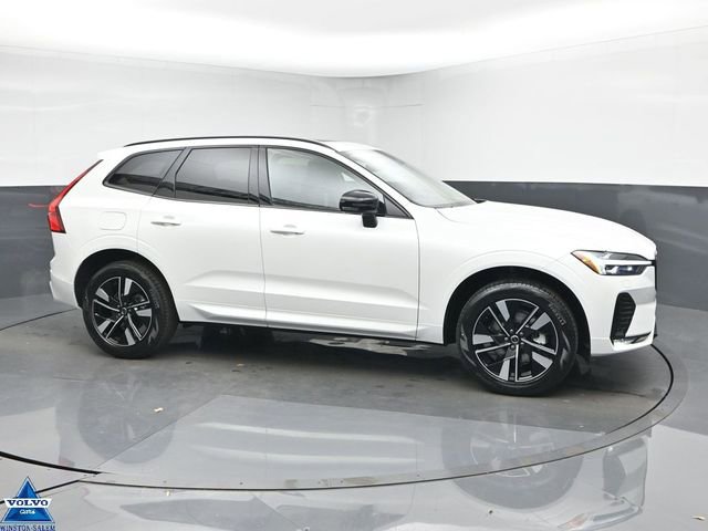 New 2026 Volvo XC60 B5 Core w/ Climate Package