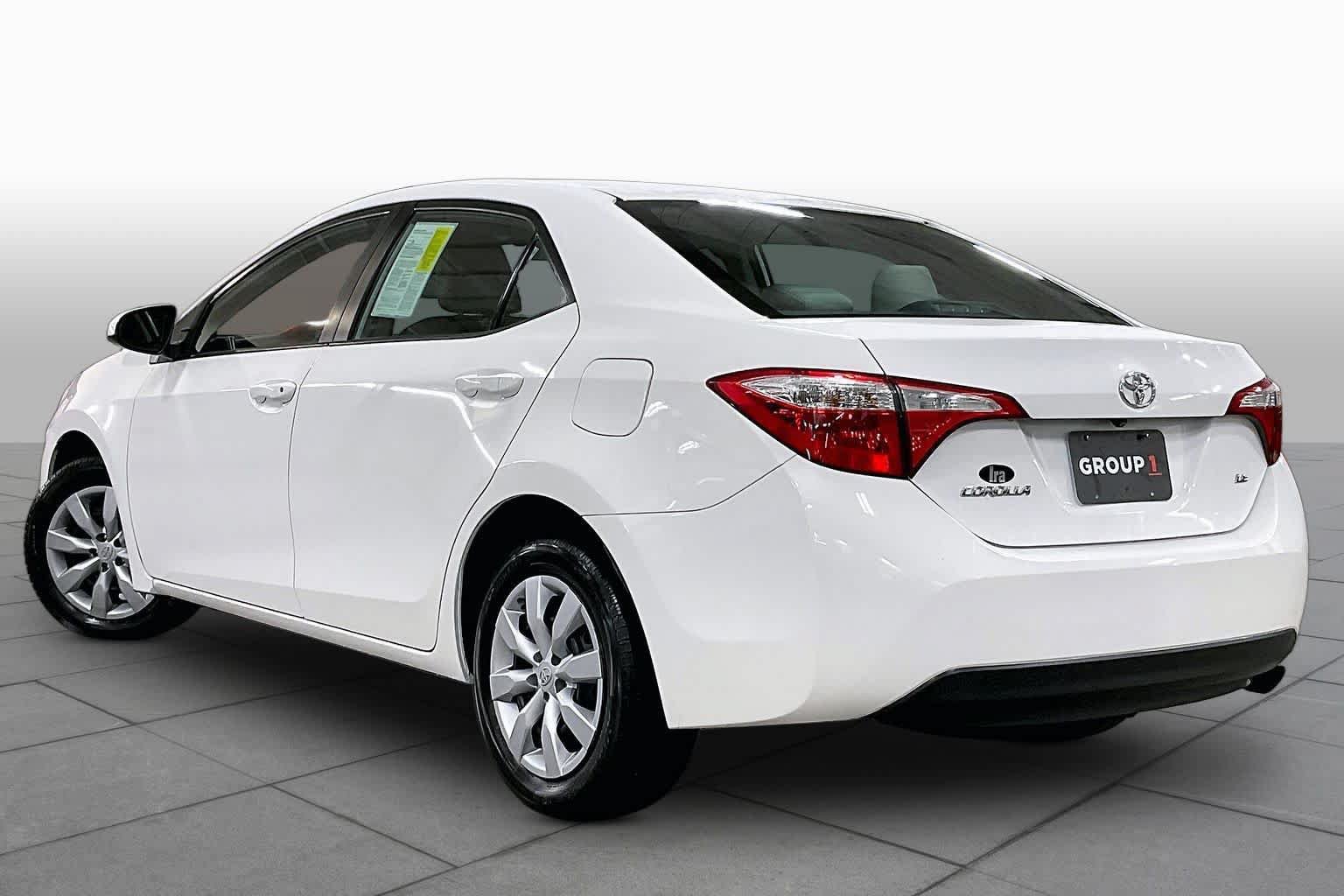 Used 2015 Toyota Corolla LE FWD image 12
