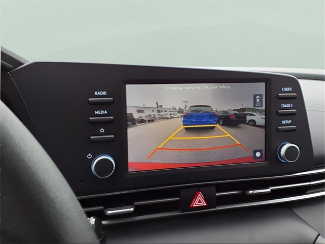 Used 2023 Hyundai Elantra SEL image 12