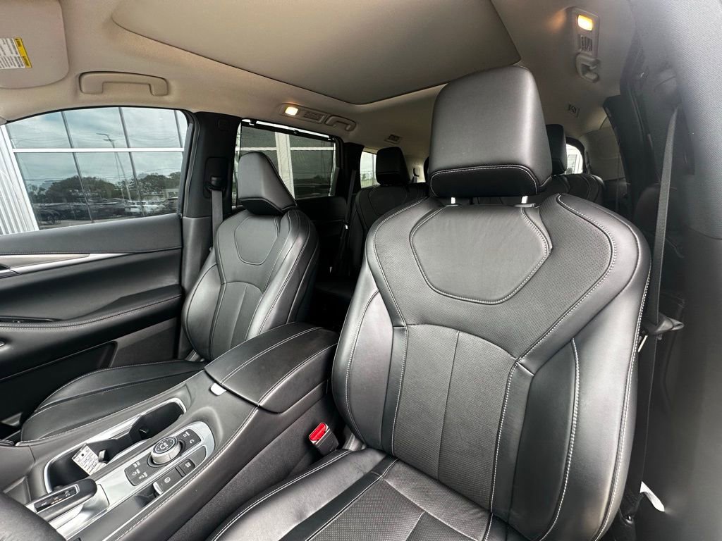 Used 2023 INFINITI QX60 Luxe w/ Cargo Package image 13