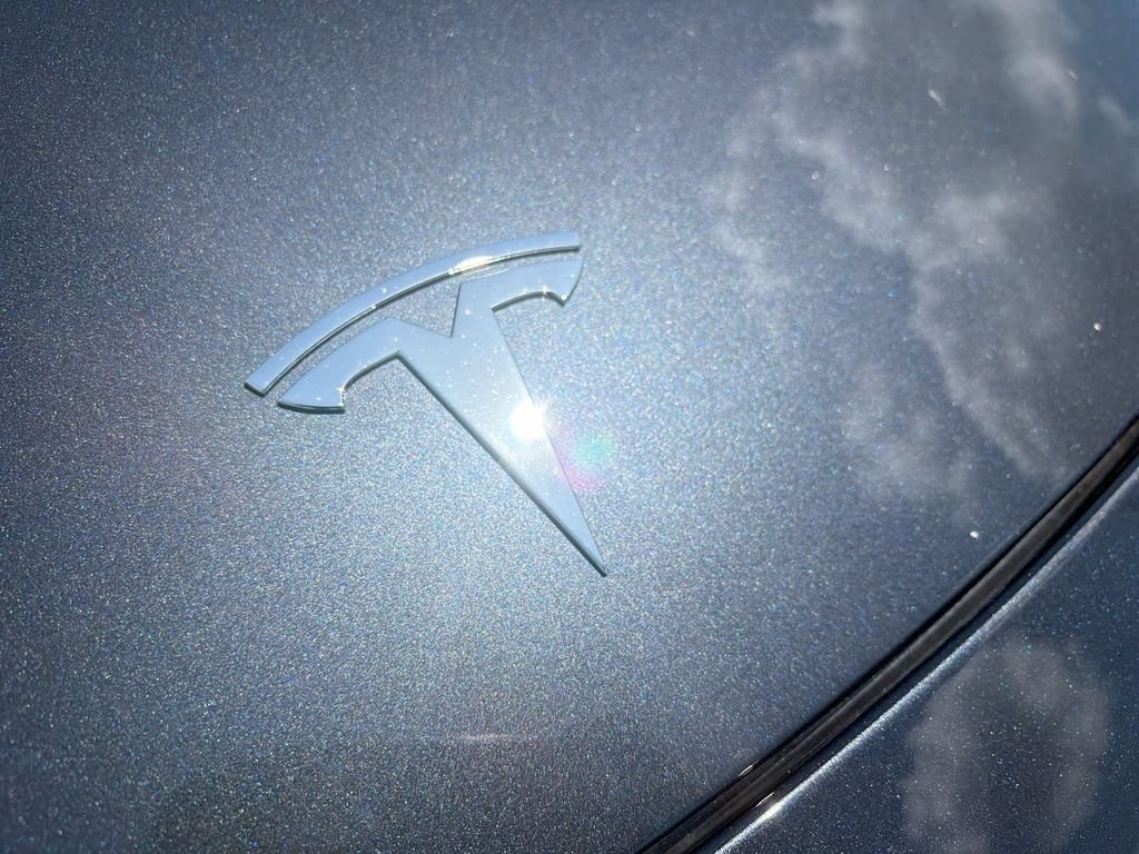 Used 2024 Tesla Model Y Long Range AWD/4WD image 35