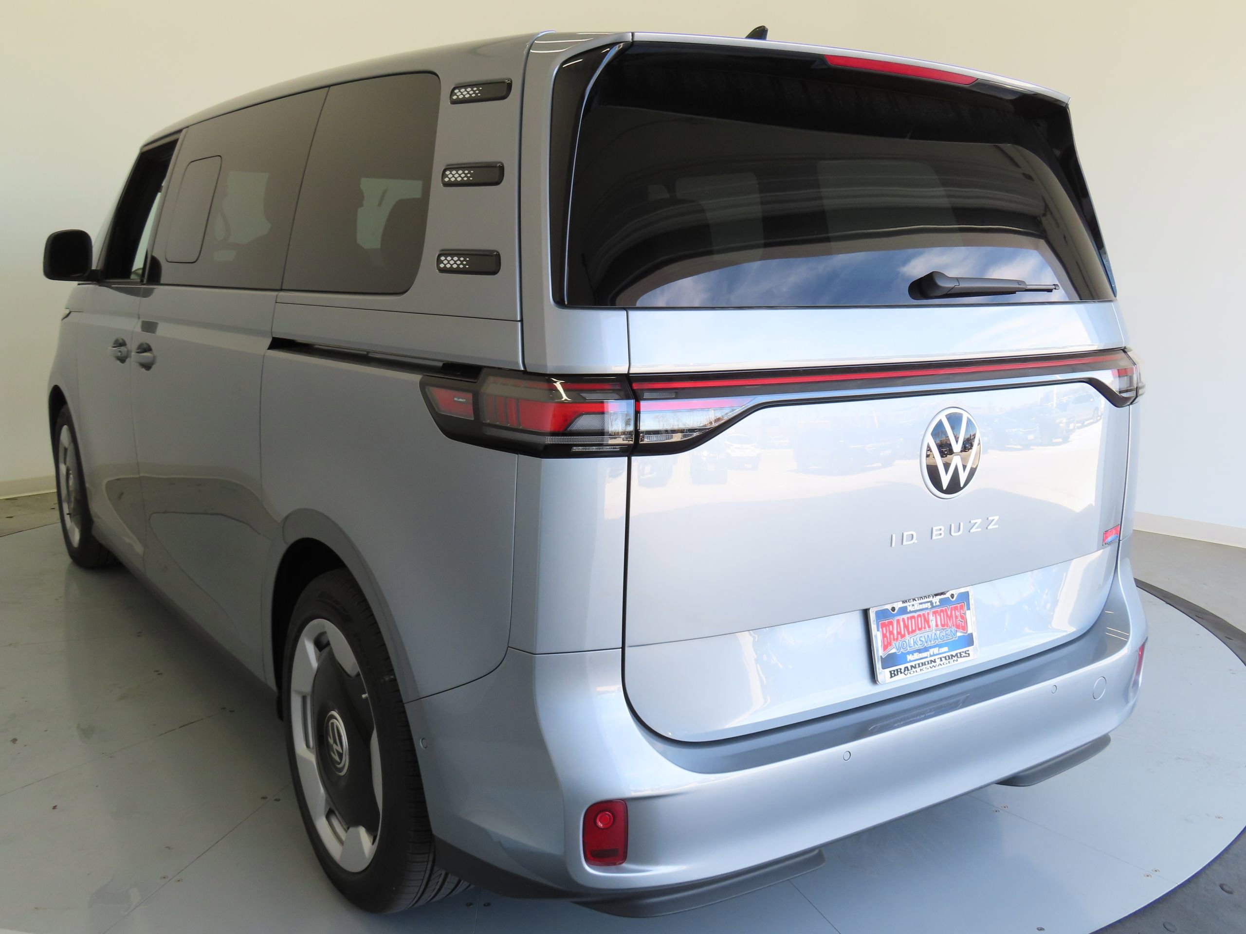 New 2025 Volkswagen ID. Buzz Pro S image 7