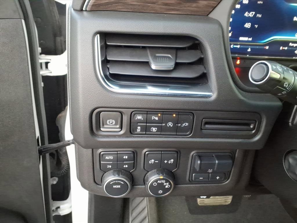 Used 2022 Chevrolet Suburban LT w/ LT Signature Package image 31