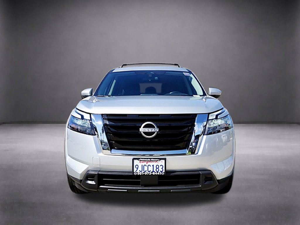 Used 2024 Nissan Pathfinder SV FWD image 11