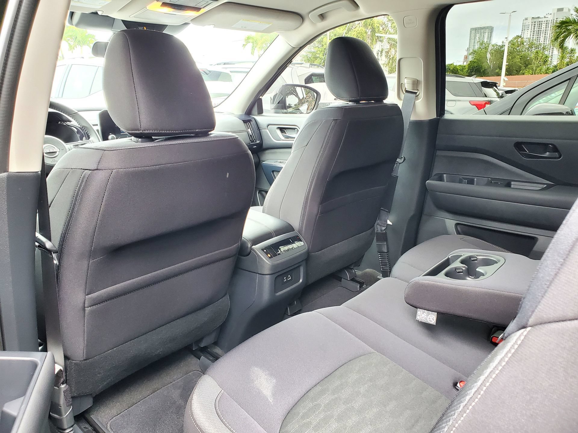 Used 2025 Nissan Pathfinder SV FWD image 11