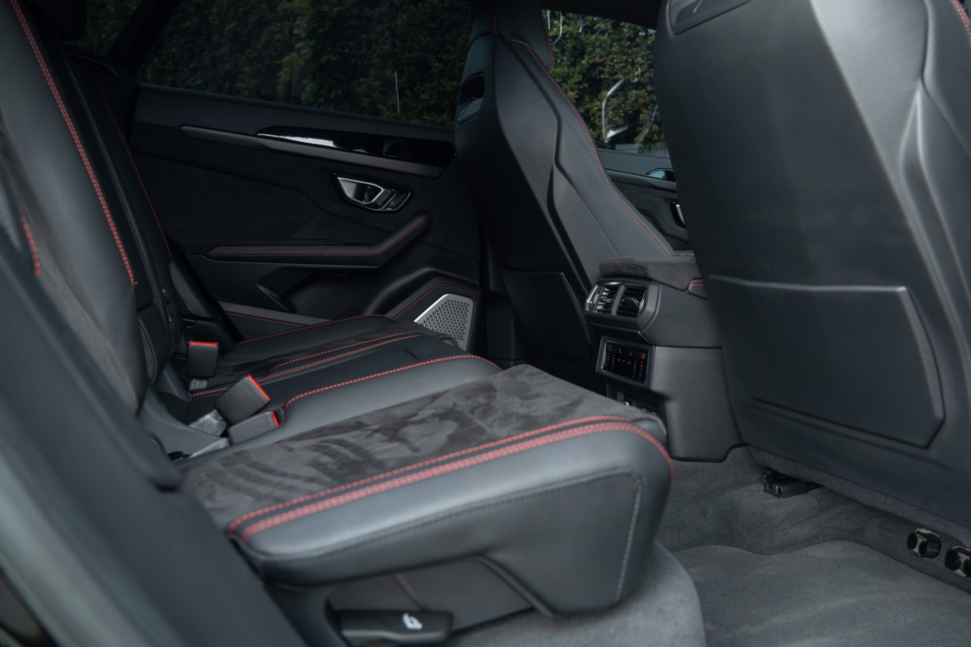 Used 2024 Lamborghini Urus S image 40
