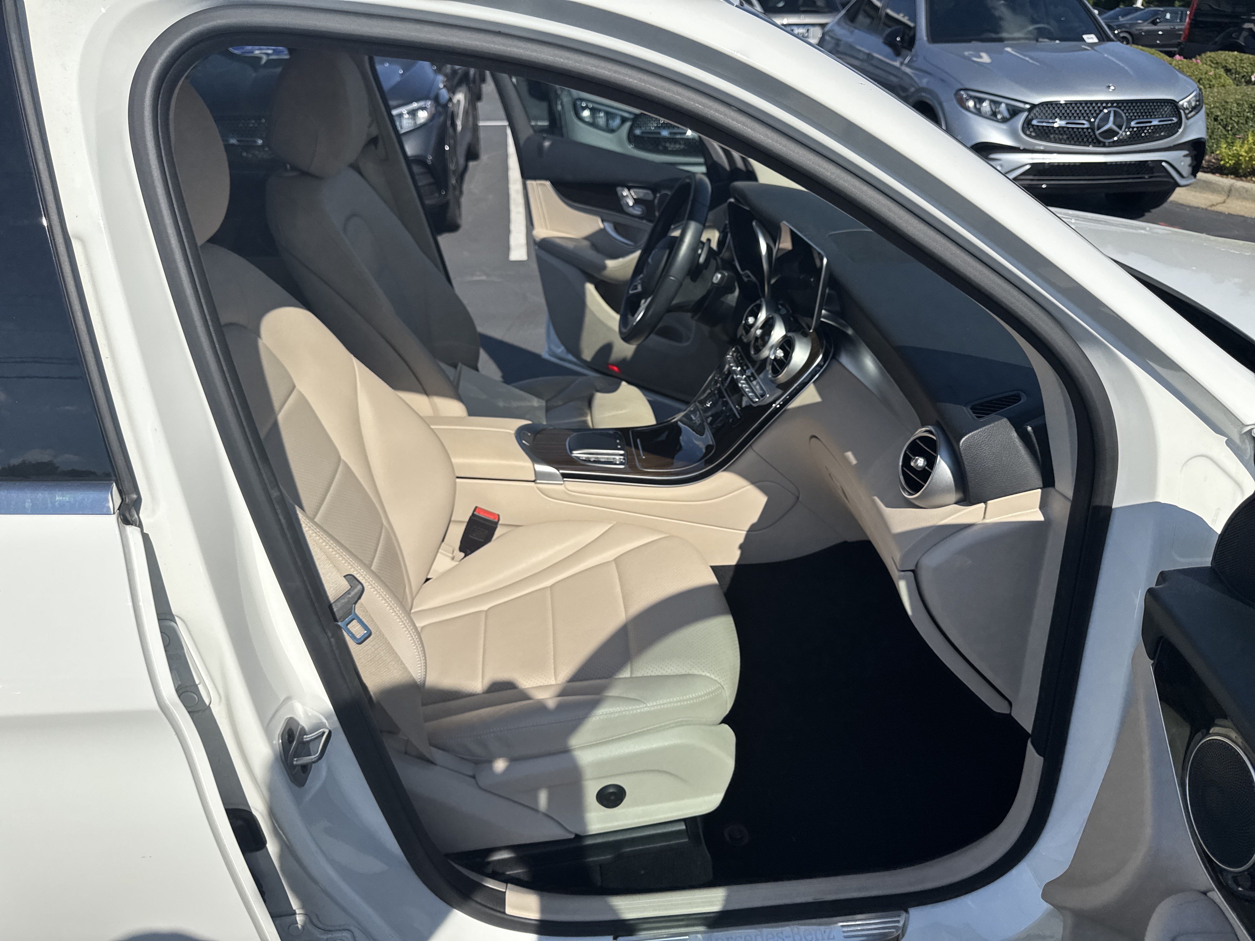 Certified 2022 Mercedes-Benz GLC 300 4MATIC image 35