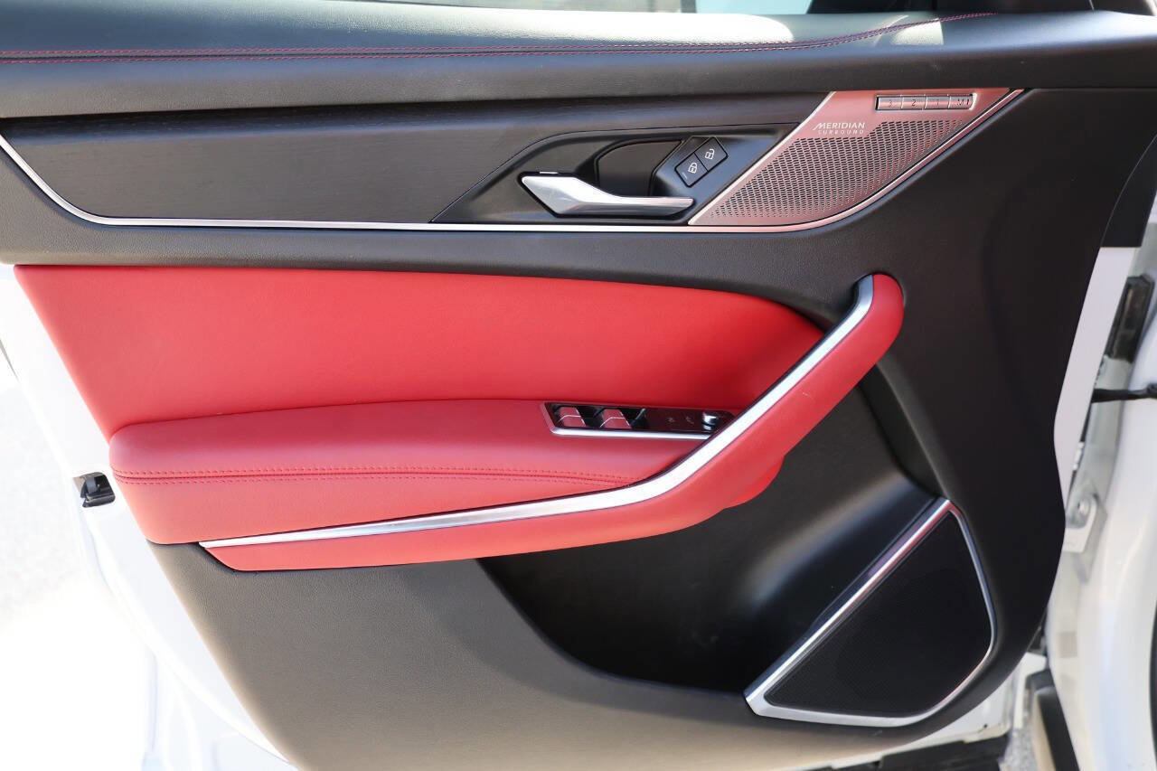 Used 2021 Jaguar F-PACE R-Dynamic S image 12