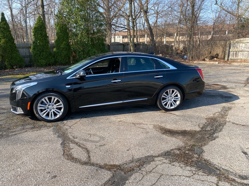 Used 2019 Cadillac XTS Luxury image 2