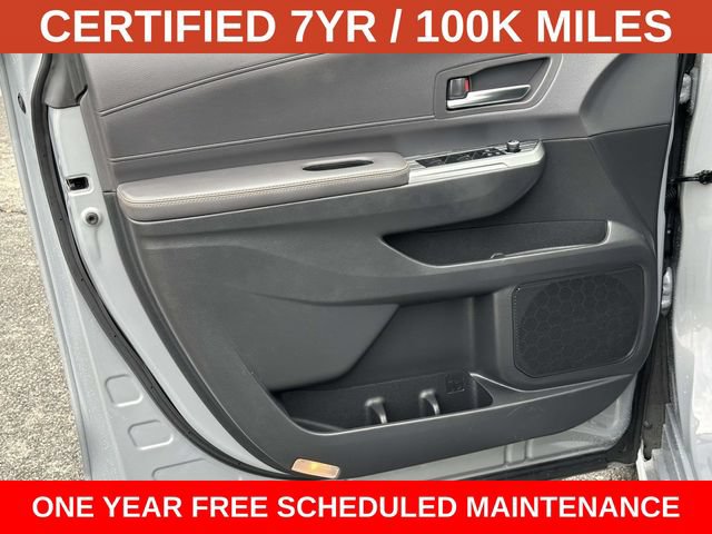 Used 2022 Toyota Sienna XLE Woodland Edition AWD/4WD image 13