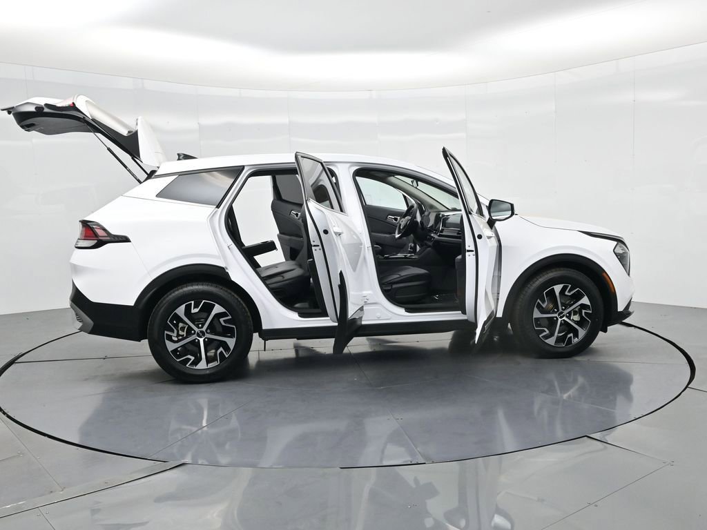 Certified 2023 Kia Sportage EX image 3