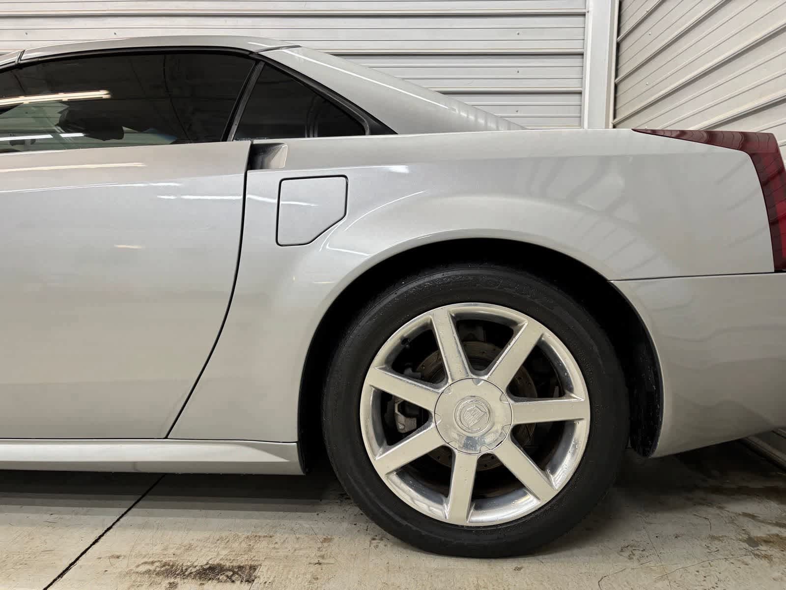 Used 2005 Cadillac XLR RWD image 6