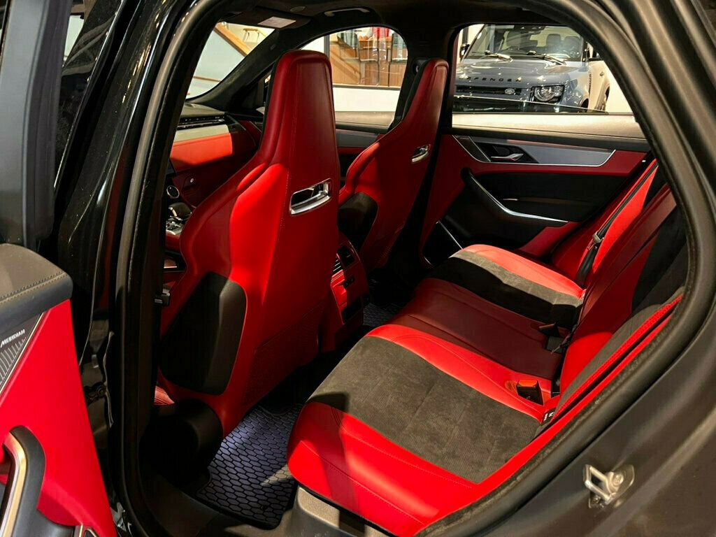Used 2023 Jaguar F-PACE SVR image 19