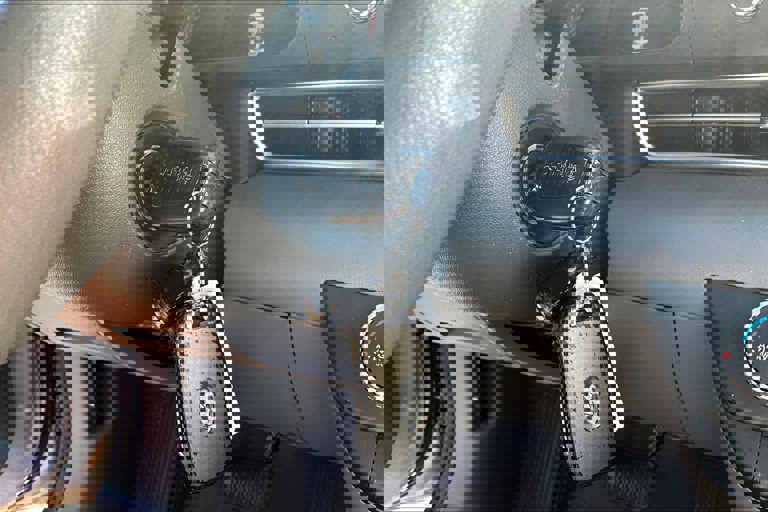 Used 2021 Hyundai Elantra SE image 11