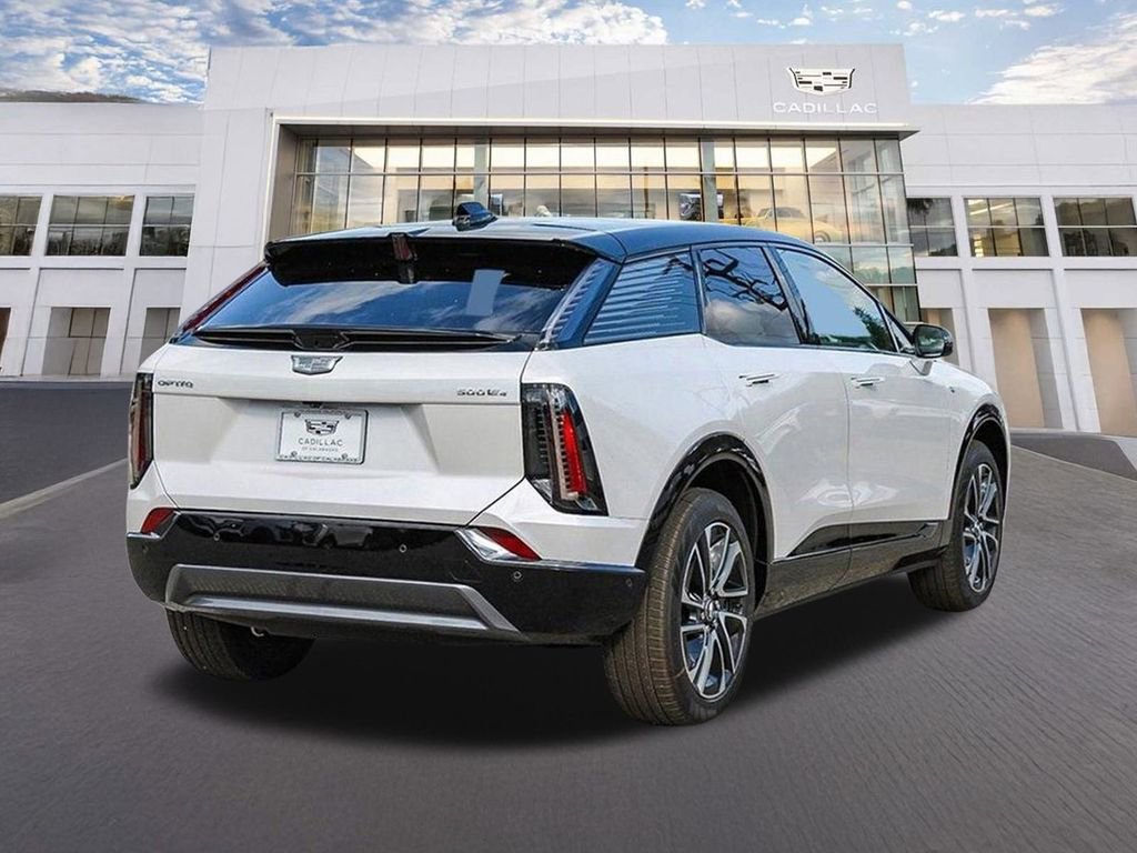 Used 2025 Cadillac Optiq Sport 1 image 4