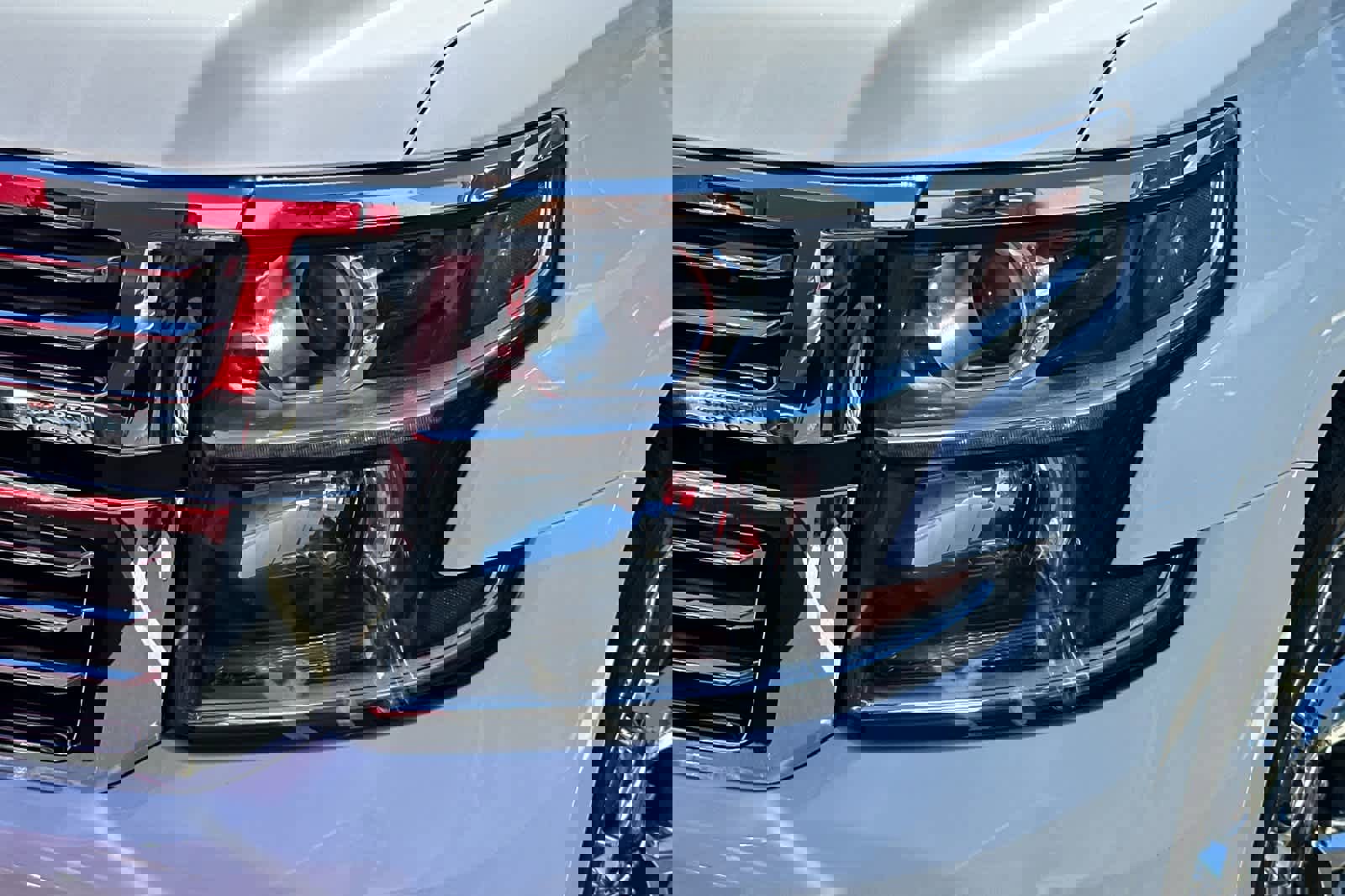 Used 2019 Chevrolet Suburban Premier AWD/4WD image 10