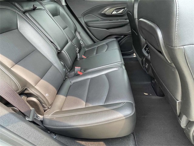 Used 2024 GMC Terrain SLT image 21