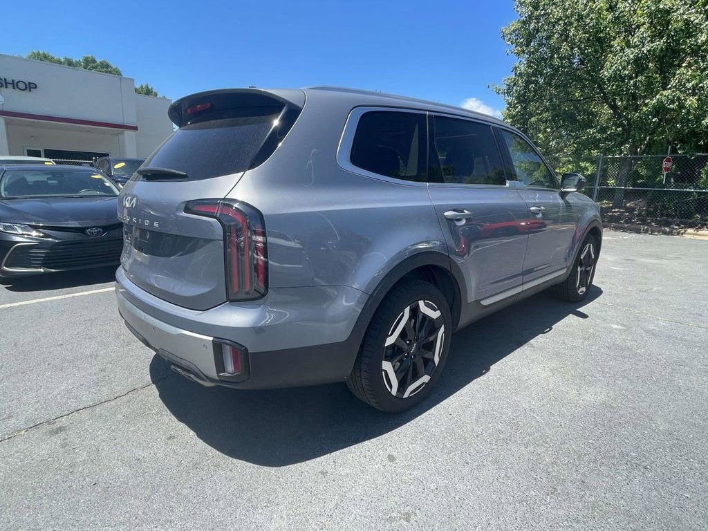 Used 2023 Kia Telluride EX w/ EX Captain's Chair Package FWD image 26