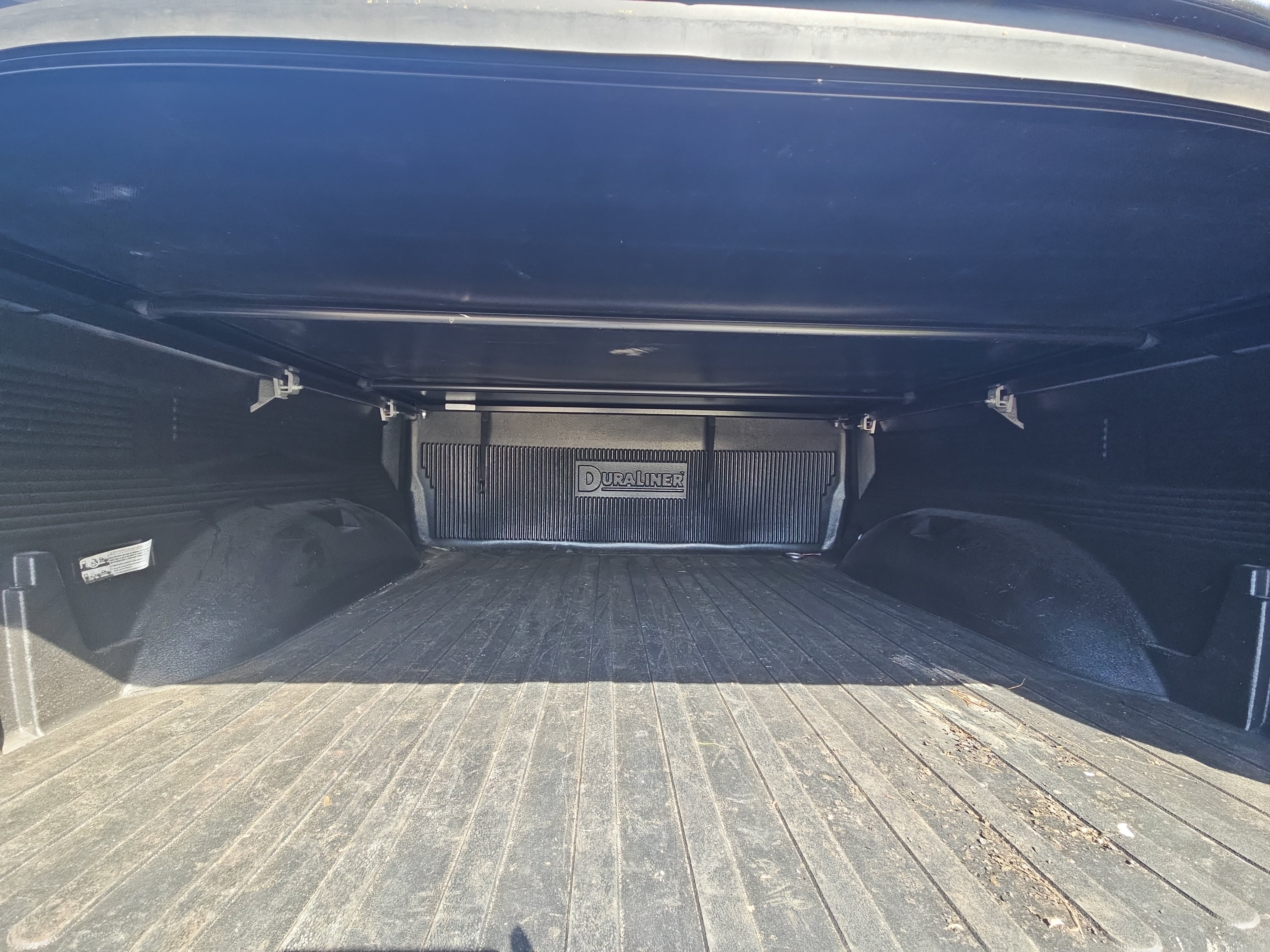 Used 2024 RAM 1500 Laramie AWD/4WD image 7
