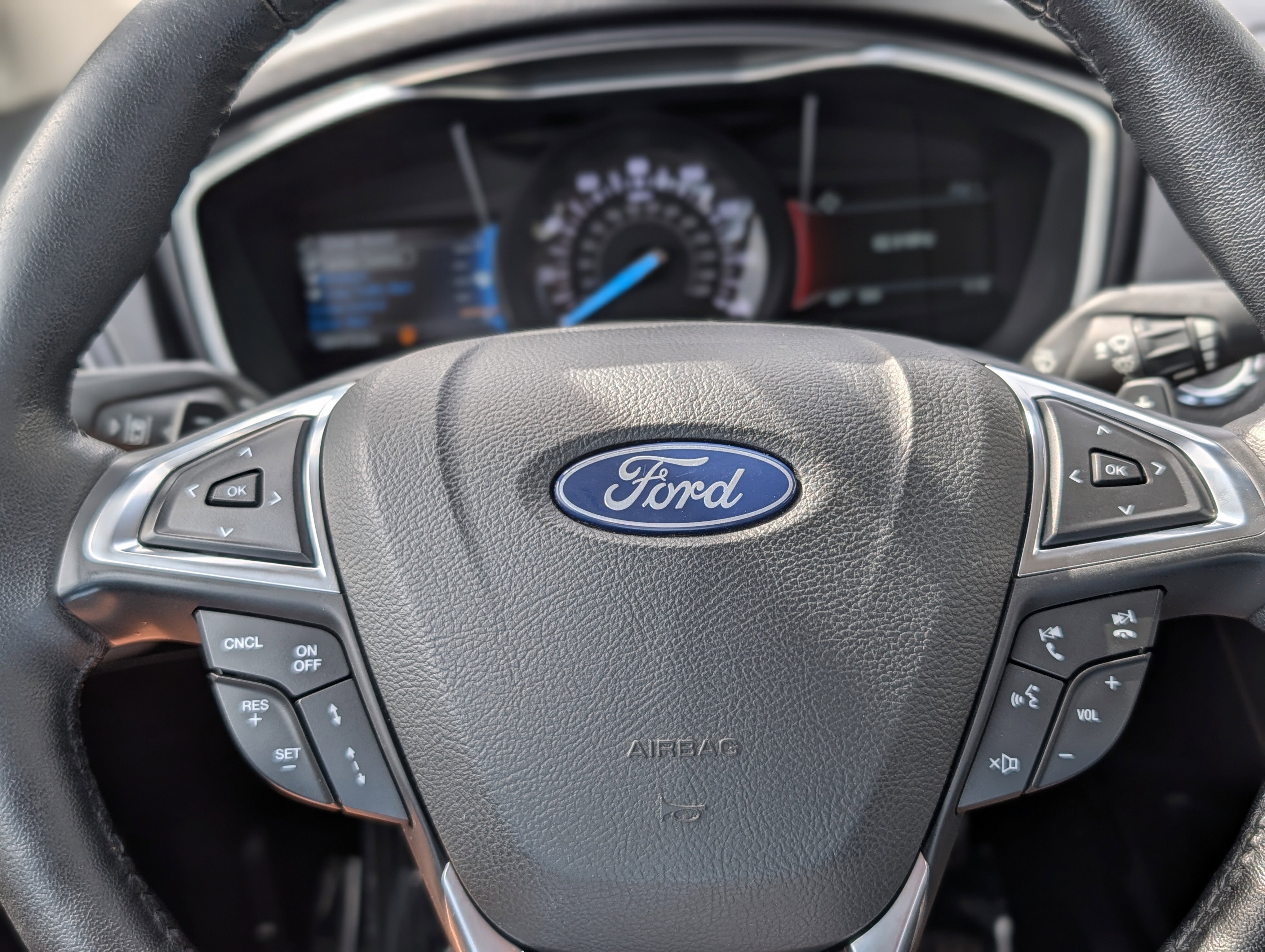 Used 2018 Ford Fusion Titanium FWD image 23