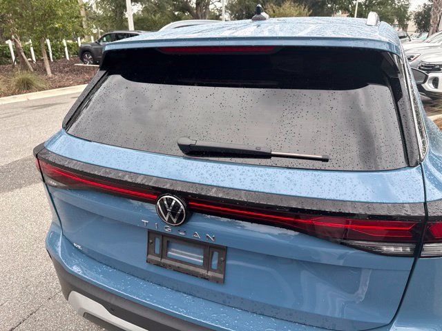 Used 2025 Volkswagen Tiguan SE FWD image 21