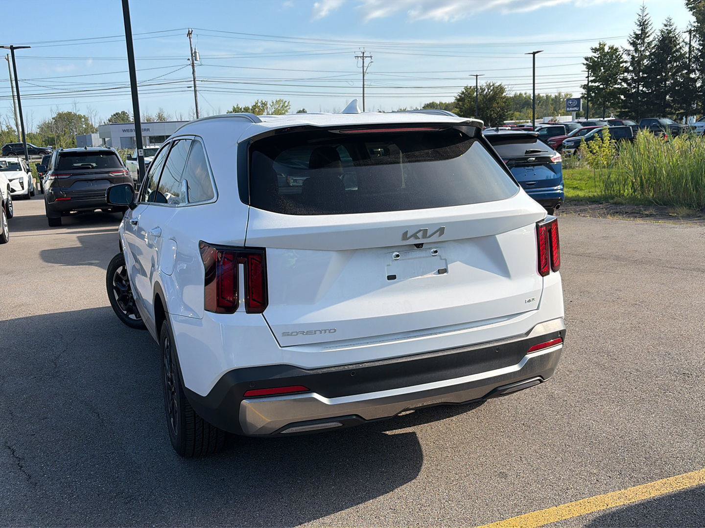 Used 2025 Kia Sorento S AWD/4WD image 3