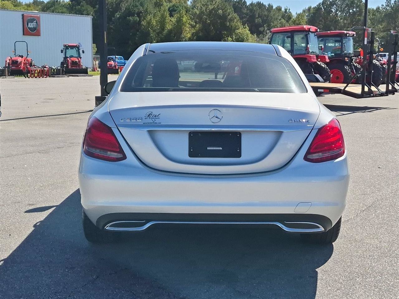 Used 2016 Mercedes-Benz C 300 4MATIC Sedan image 4