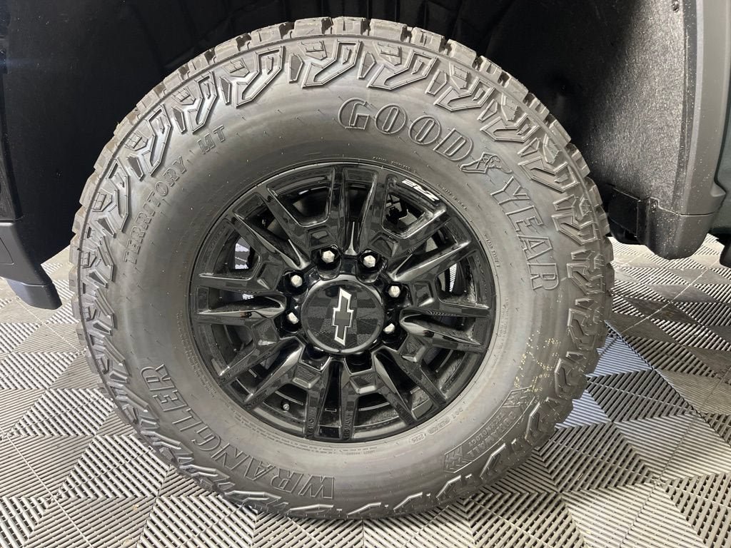 New 2026 Chevrolet Silverado 2500 ZR2 w/ LPO, Dark Essentials Package AWD/4WD image 13