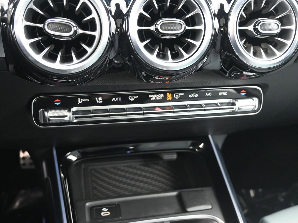 Used 2025 Mercedes-Benz GLB 35 AMG 4MATIC image 15