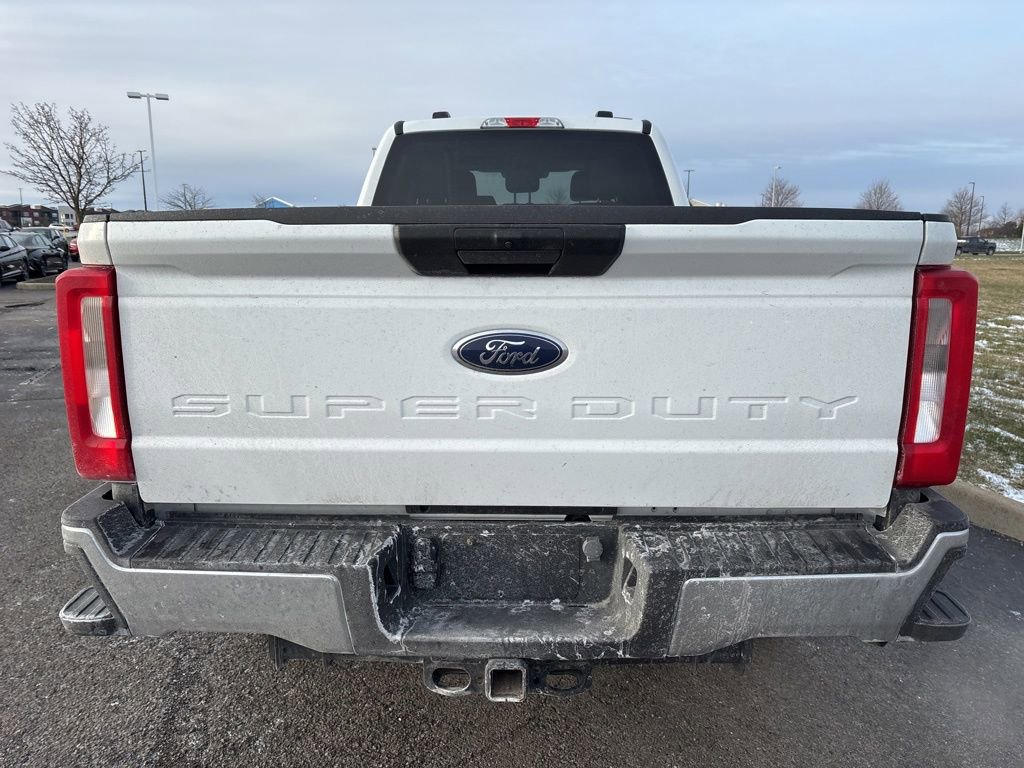 Used 2023 Ford F350 XLT w/ FX4 Off-Road Package image 9
