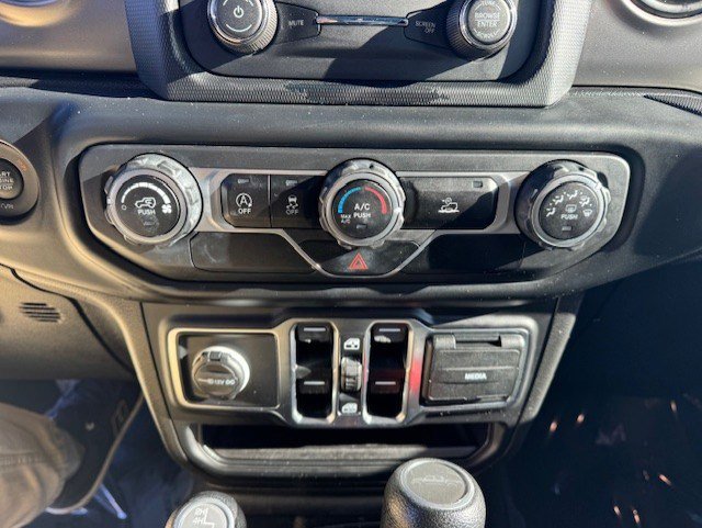 Used 2020 Jeep Gladiator Sport w/ Quick Order Package 24S image 22