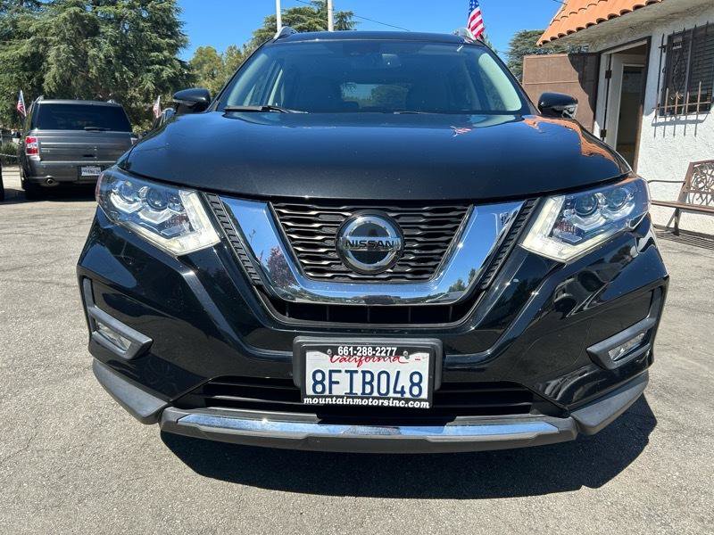 Used 2018 Nissan Rogue SL w/ Premium Package FWD image 2