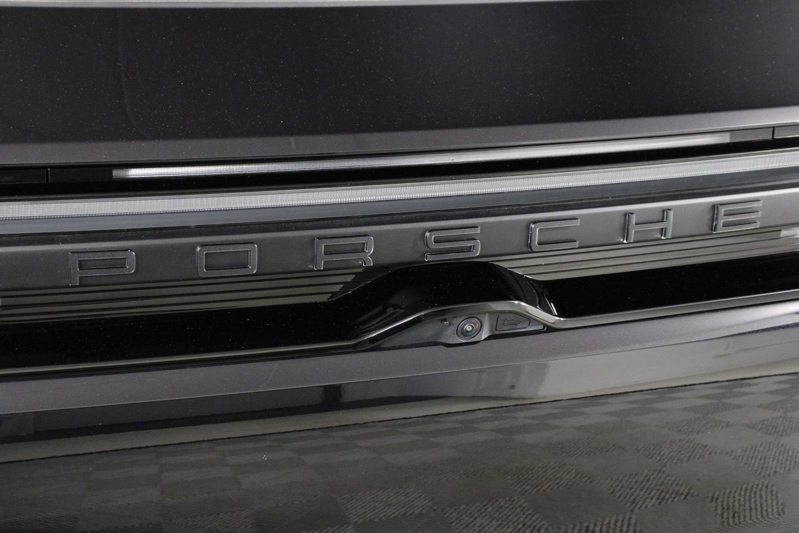 Certified 2025 Porsche Macan 4S Electric image 22