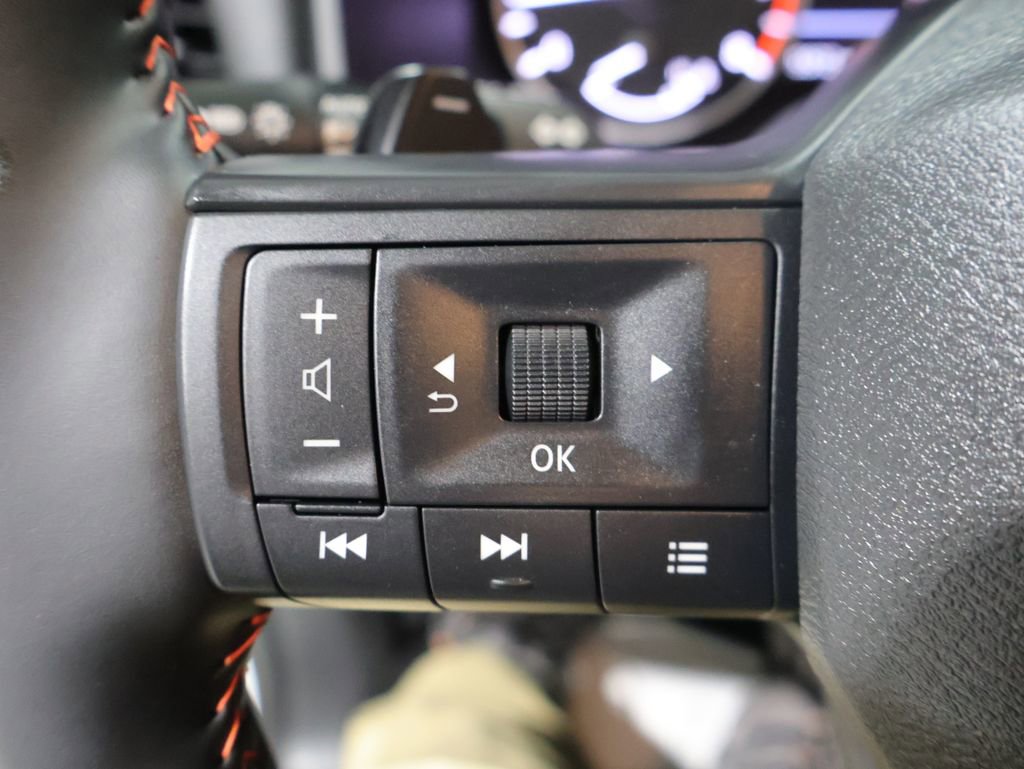 Used 2025 Nissan Rogue SV image 36